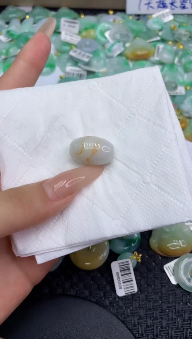 翡翠未镶嵌颈饰天然缅甸A货翡翠