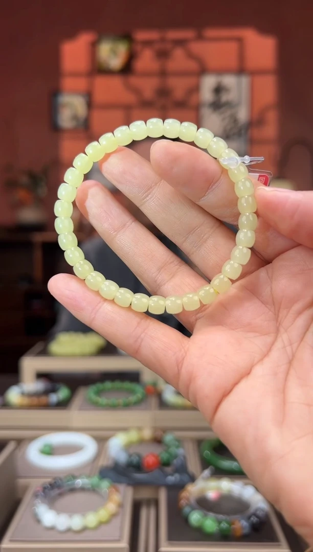 未镶嵌手链和田玉卡5*6手链