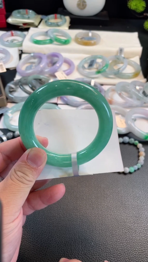 翡翠手镯未镶嵌58圆条