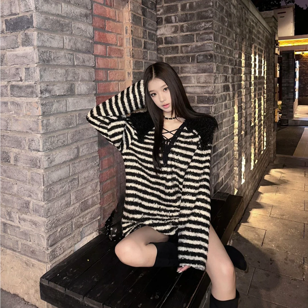 法式复古黑白条纹翻领绑带长袖针织衫女秋冬韩系宽松慵懒风毛衣