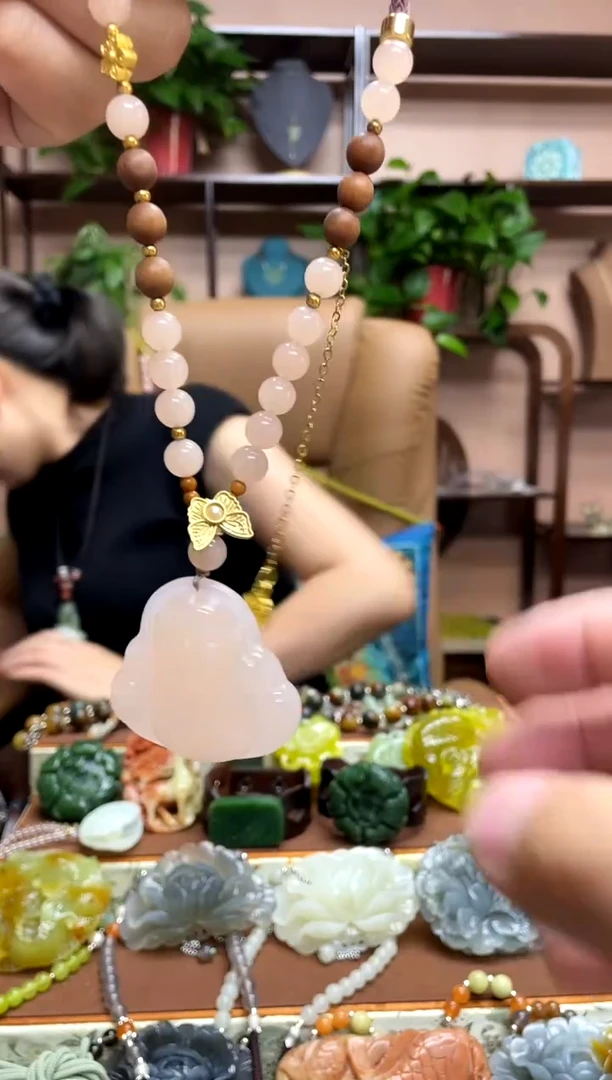 未镶嵌岫玉吊坠`