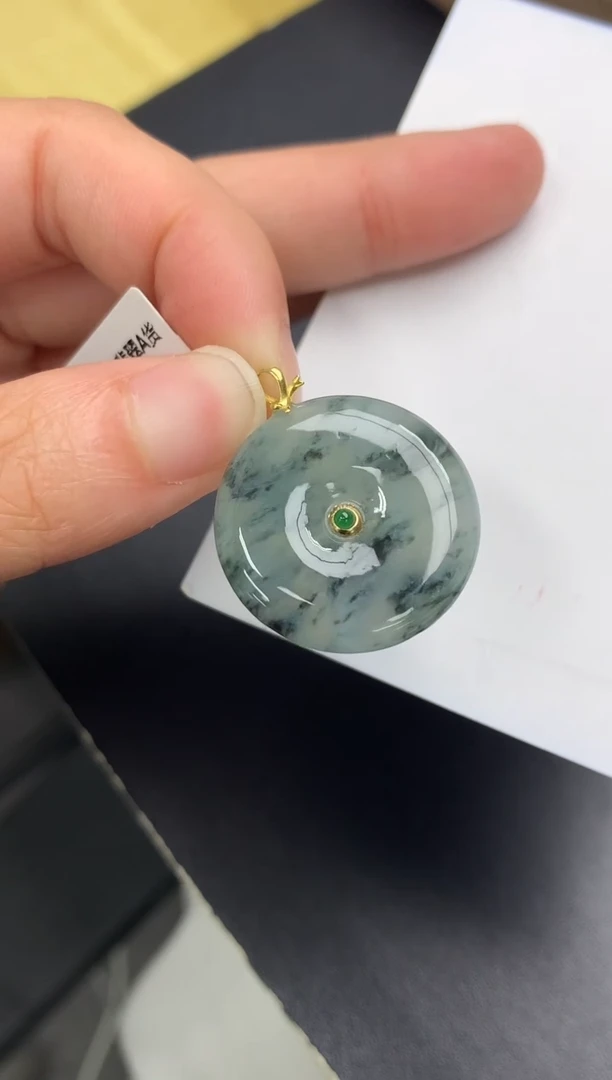 颈饰18K金镶嵌翡翠天然A货