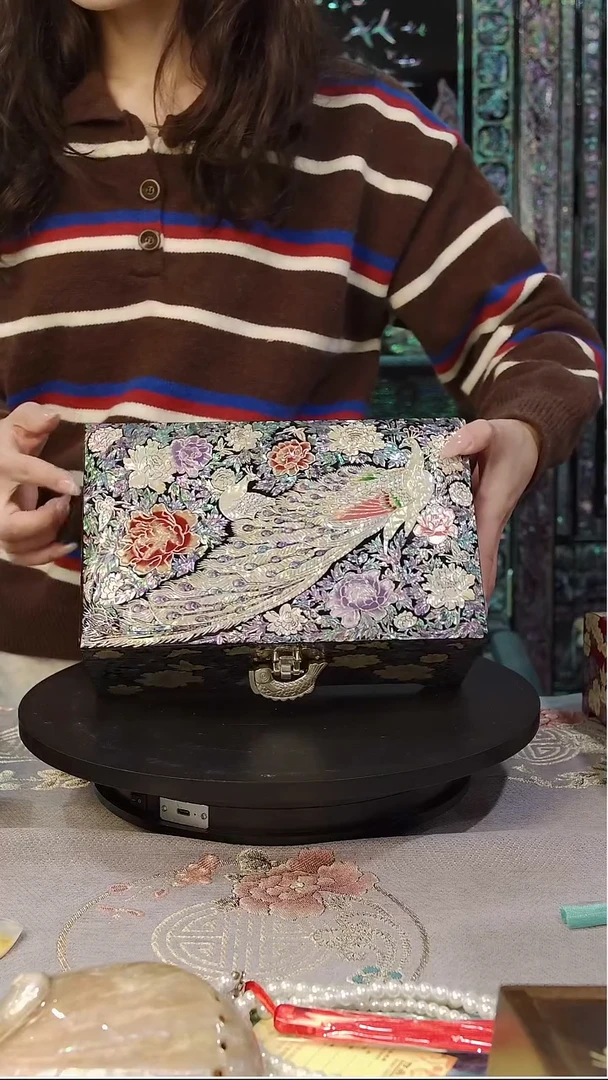 中号黑色绒布底弘贝雅螺钿漆器文化馆