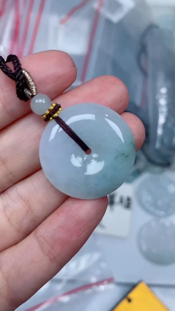 颈饰未镶嵌翡翠吊坠