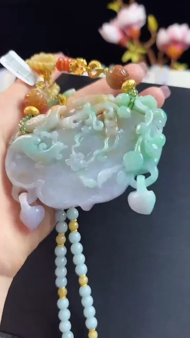 颈饰未镶嵌翡翠龙凤