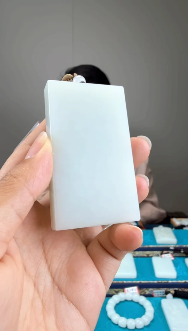 和田玉未镶嵌颈饰1