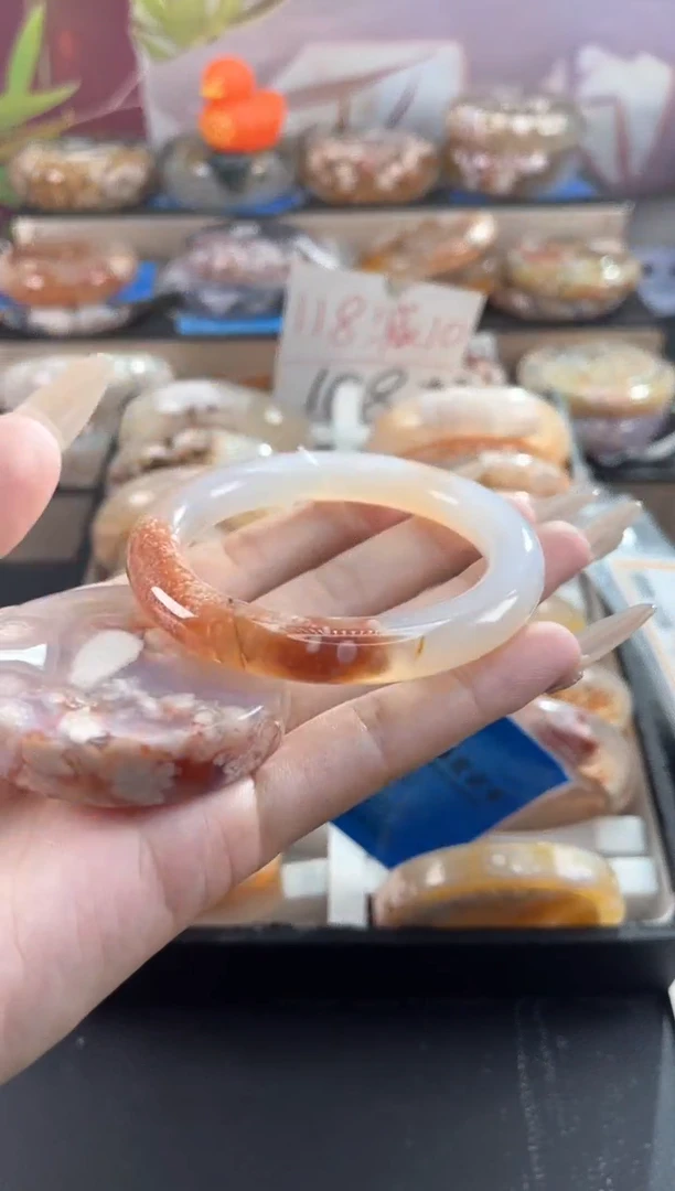 未镶嵌手镯石英质玉53