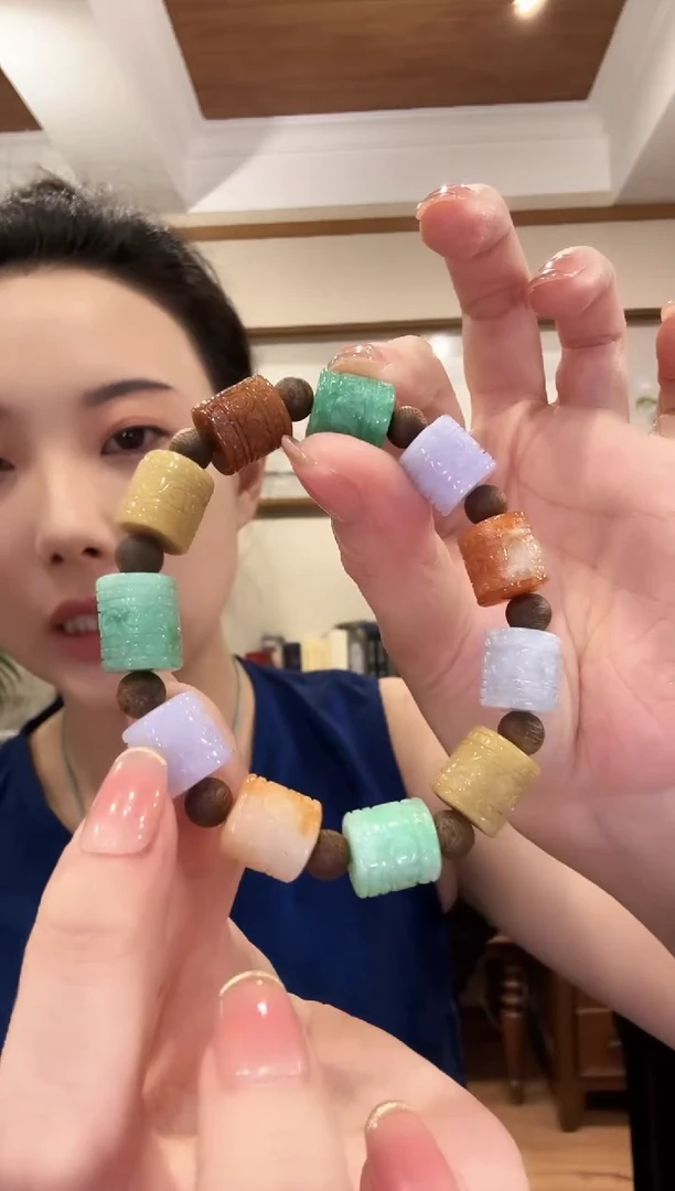 翡翠未镶嵌颈饰国风