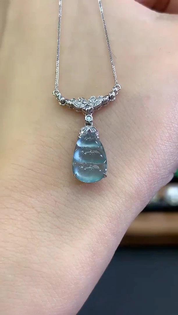 吊坠(不含链)18K金镶嵌翡翠C41