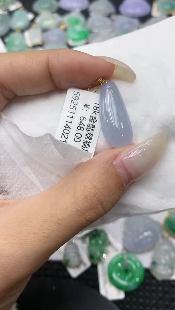 颈饰18K金镶嵌翡翠11111111111