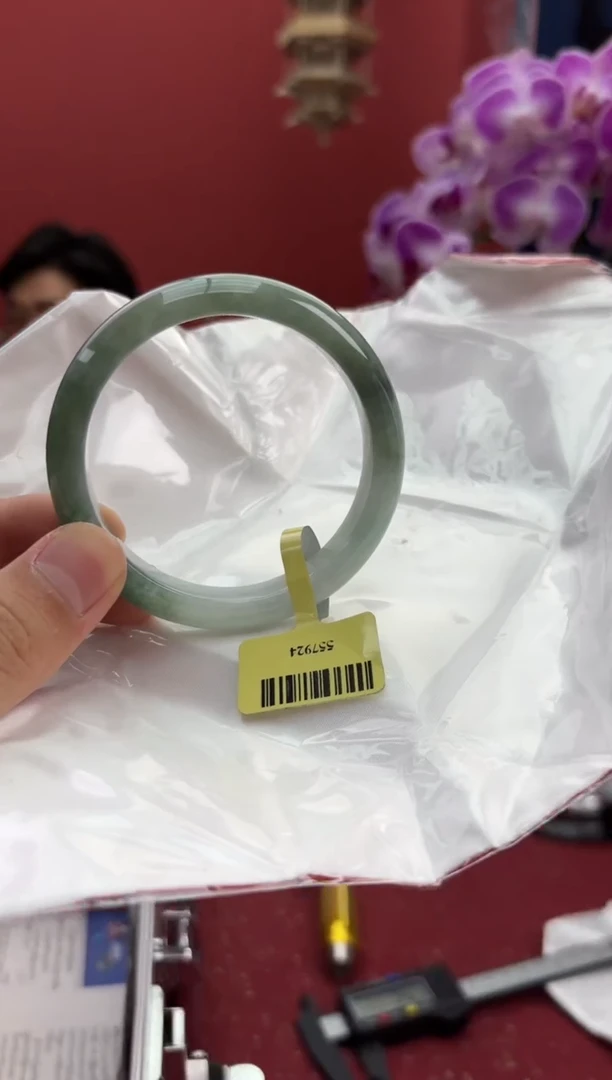 【闪购商品】翡翠手镯未镶嵌8手镯