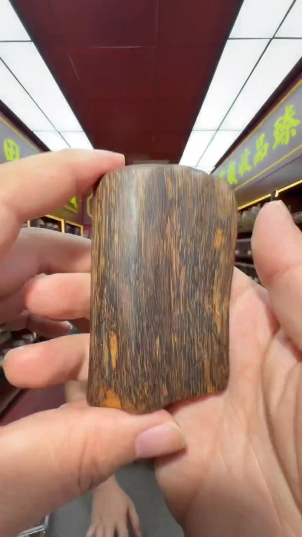 沉香吊坠多样性发一柬埔寨