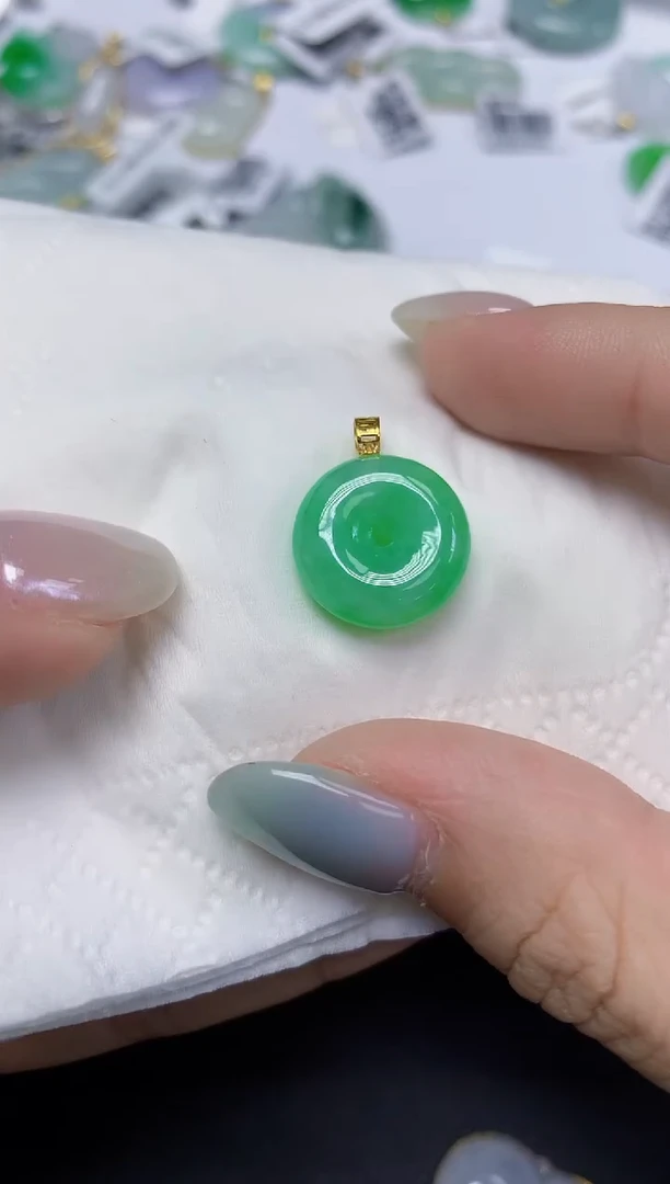 翡翠18K金镶嵌颈饰天然缅甸翡翠A货