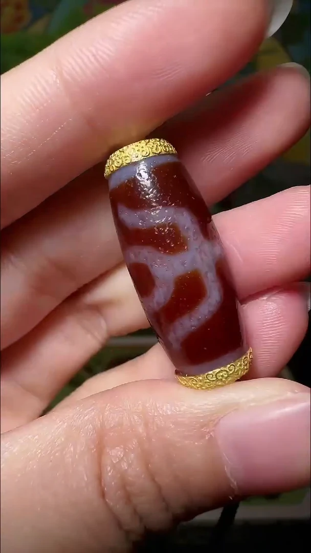 吊坠玛瑙18K金镶嵌吊坠