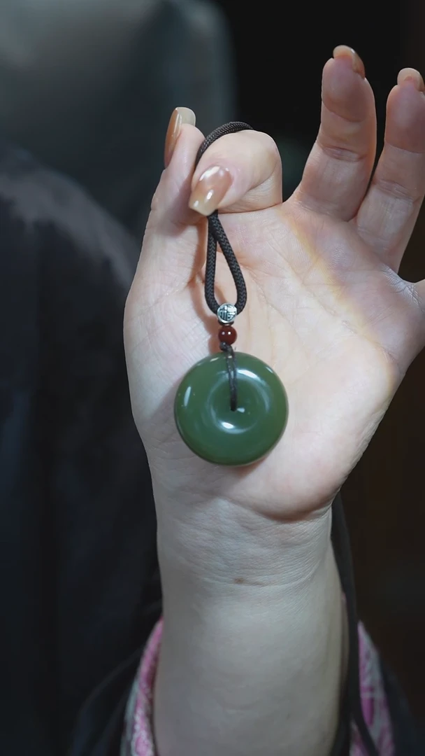 颈饰未镶嵌和田玉平安扣