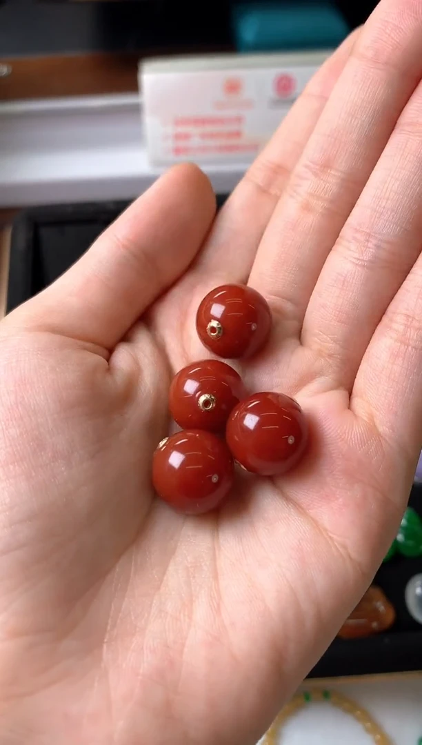 玛瑙/玉髓吊坠(赠链)18K金镶嵌吊坠多样性发一