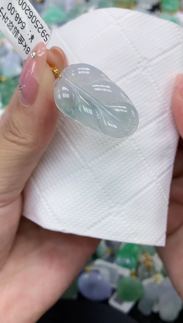 翡翠18K金镶嵌颈饰1111111111