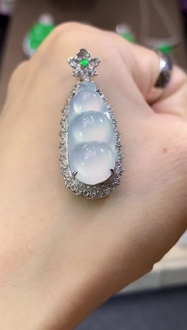 吊坠(不含链)18K金镶嵌翡翠D17