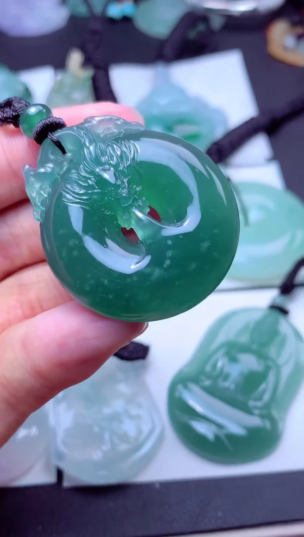 颈饰未镶嵌翡翠天然A货翡翠
