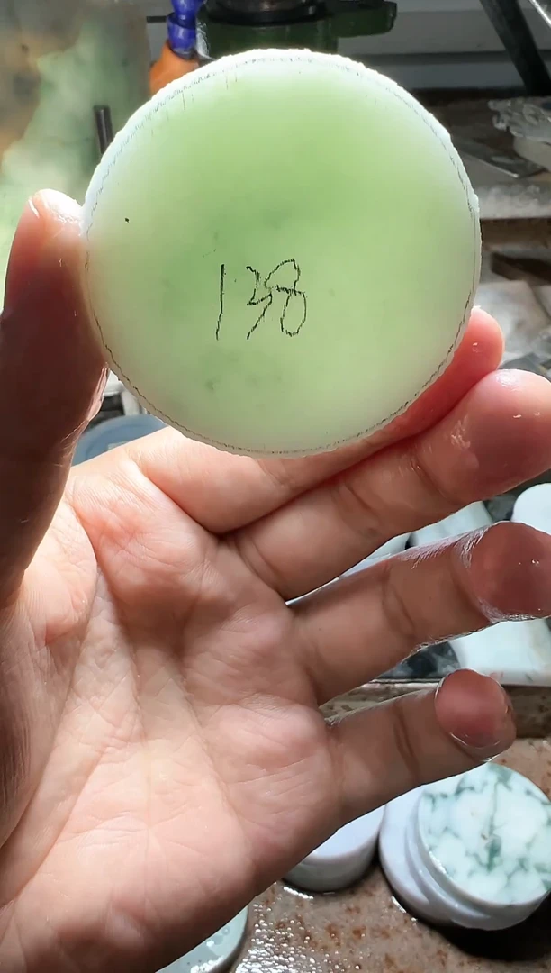 【闪购商品】翡翠挂件未镶嵌手镯心