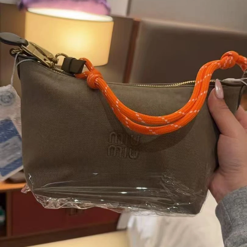 99新 MIU MIU/缪缪 壹臻包展/缪缪 饭盒单肩包68027913