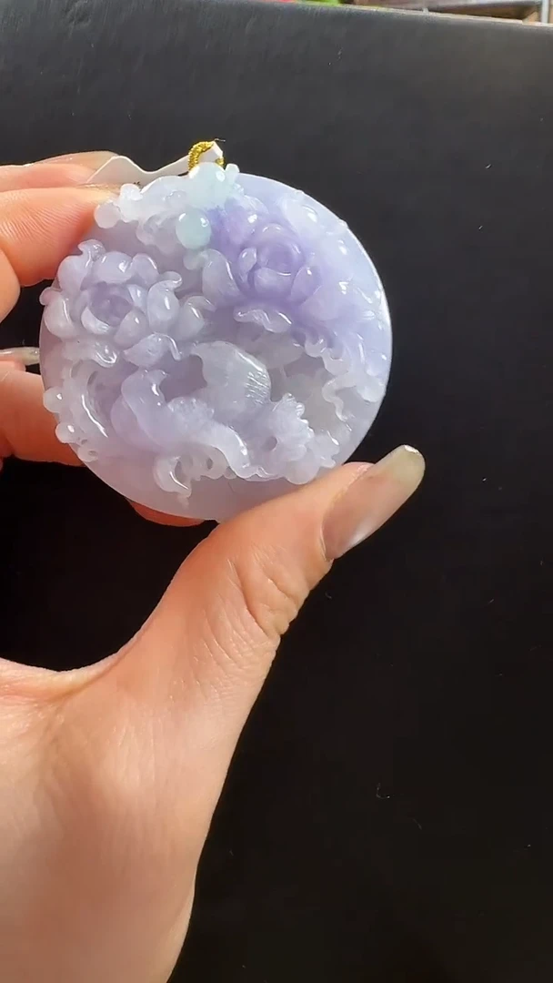 颈饰未镶嵌翡翠报喜鸟