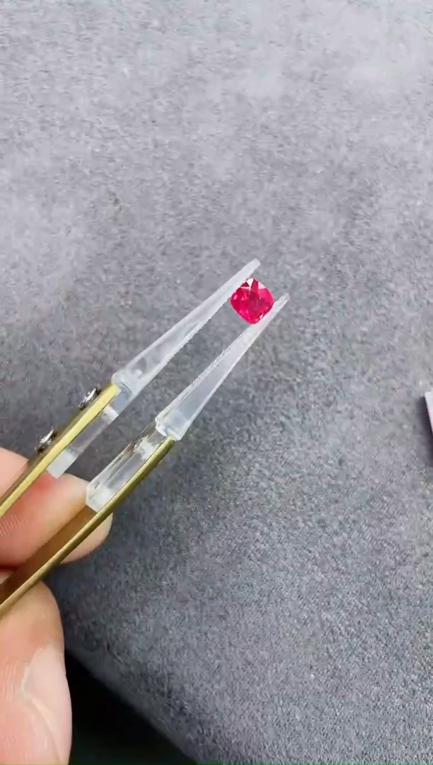 裸石尖晶石0.71ct绝地武士
