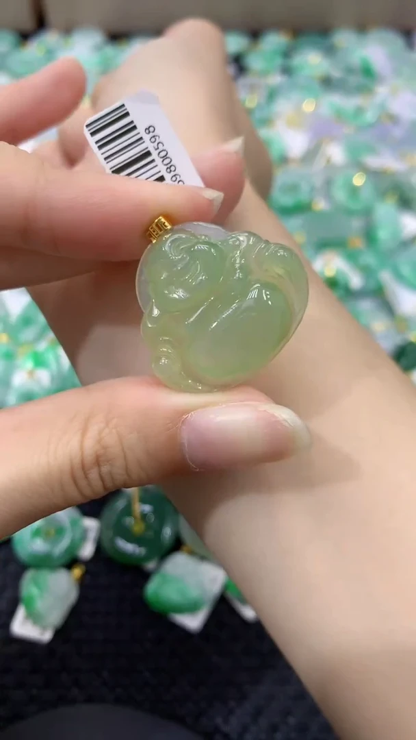 翡翠18K金镶嵌颈饰天然缅甸翡翠A货