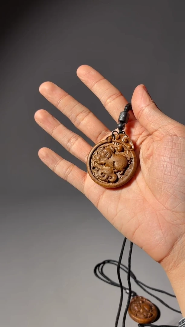 其他楠木（金丝楠）豆*猪一个