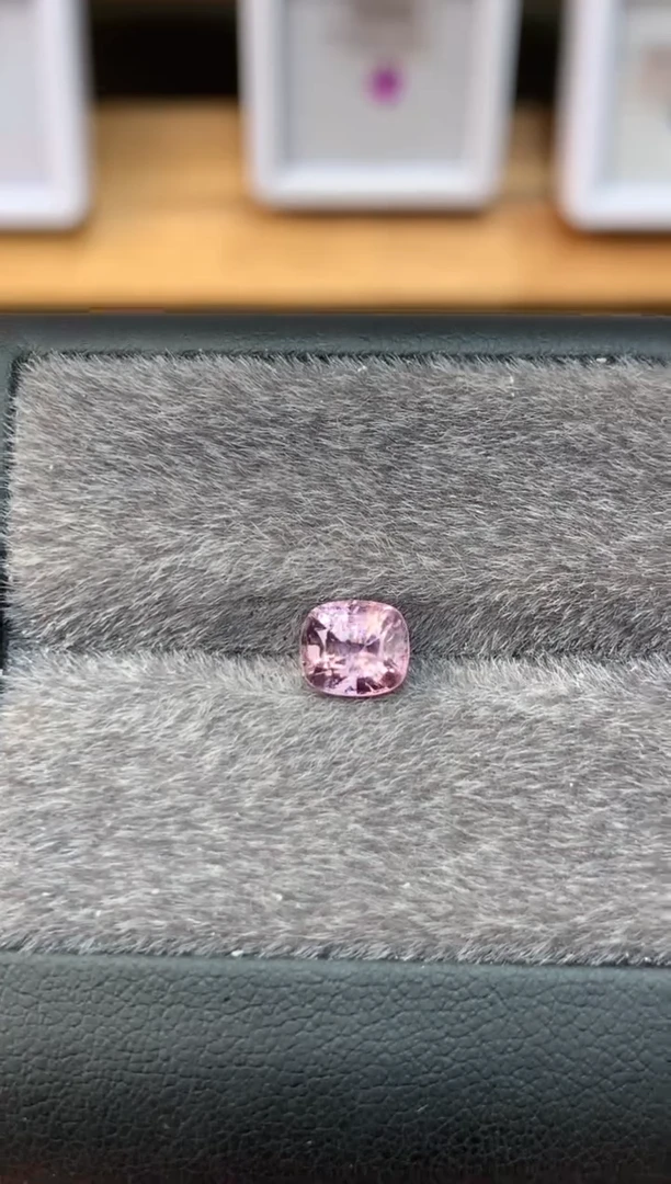 定制尖晶石裸石未镶嵌1.37ct 枕型 粉色调