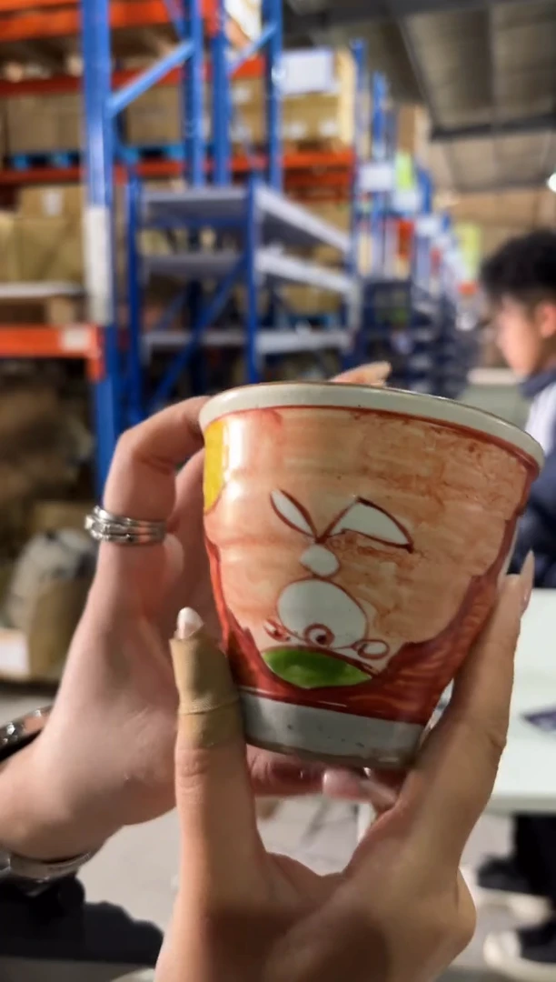 玻璃纸うさぎ； カップ（赤）