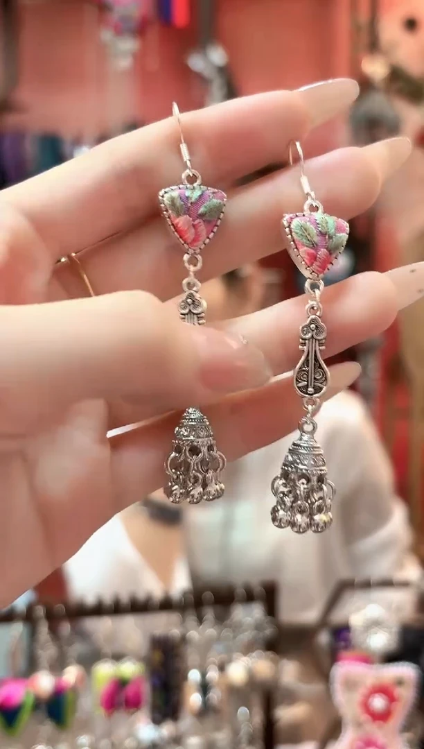 织绣云织谣民族风精美饰品   649