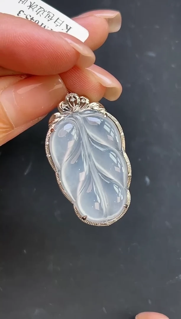 翡翠18K金镶嵌颈饰YM645-3 叶子