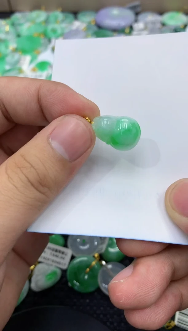 颈饰18K金镶嵌翡翠天然缅甸翡翠A货