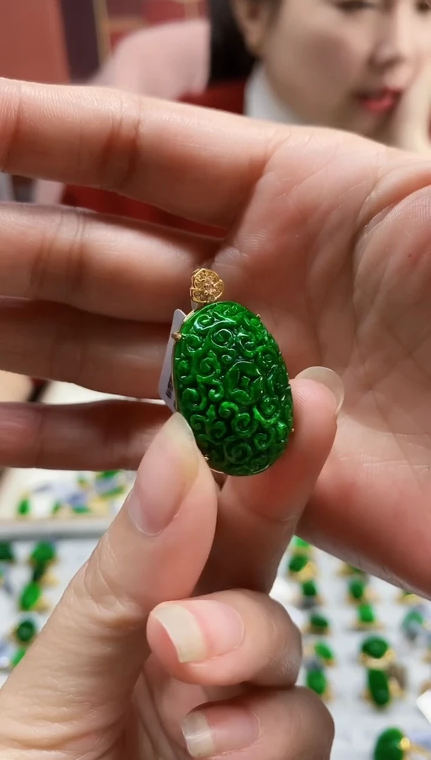 颈饰未镶嵌翡翠翡翠吊坠 4