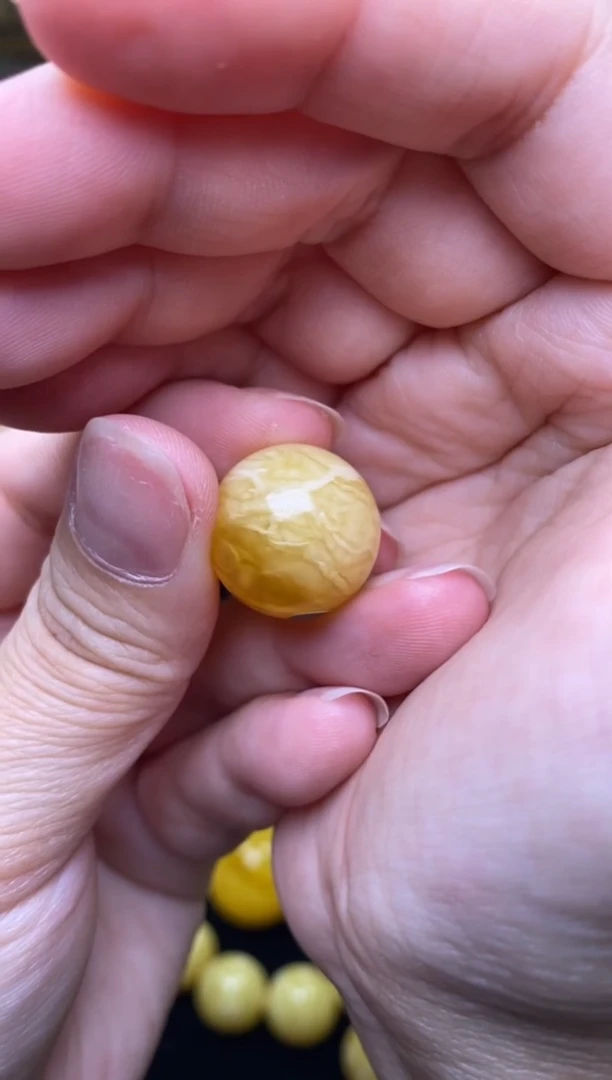 未镶嵌琥珀裸石月. 2/ 17.7mm