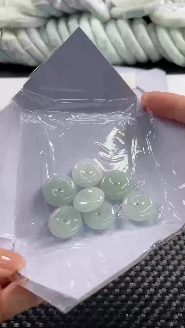 颈饰未镶嵌翡翠3（多样性发一件）