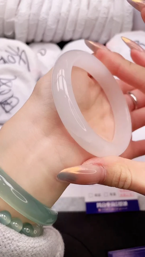 【闪购商品】石英质玉手镯未镶嵌21K281-58