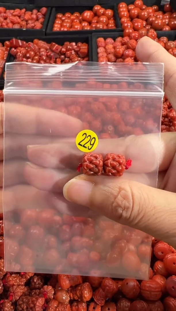 颈饰未镶嵌南红玛瑙1
