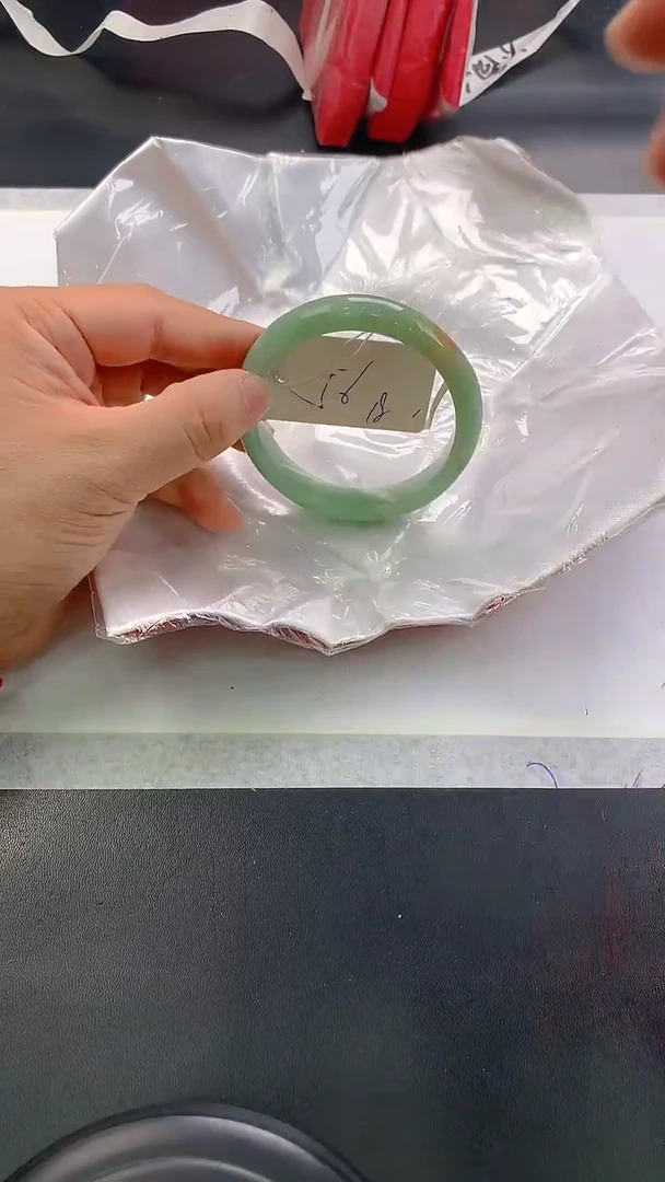未镶嵌手镯翡翠18