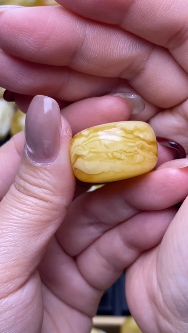 【闪购商品】琥珀裸石未镶嵌月.30