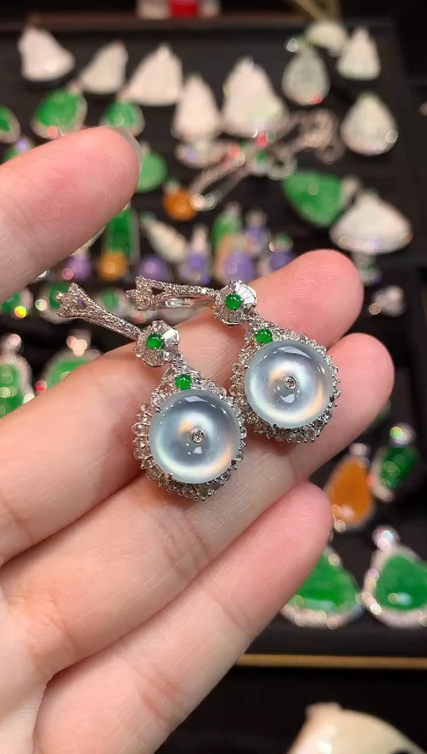 18K金镶嵌翡翠耳饰玻璃钢平安扣耳坠