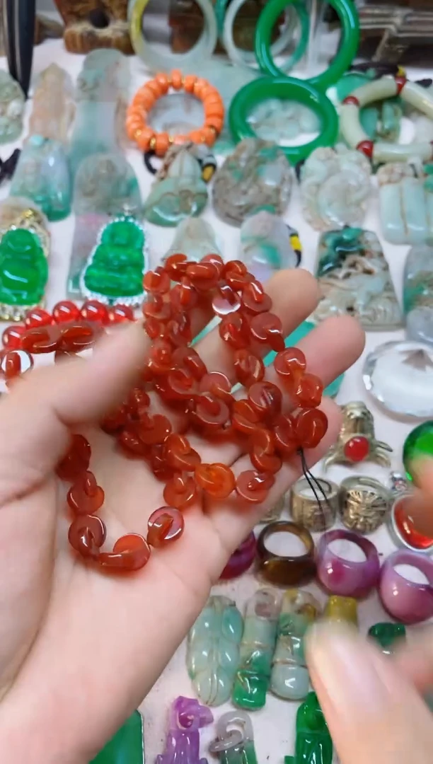 1直播间的实时画面