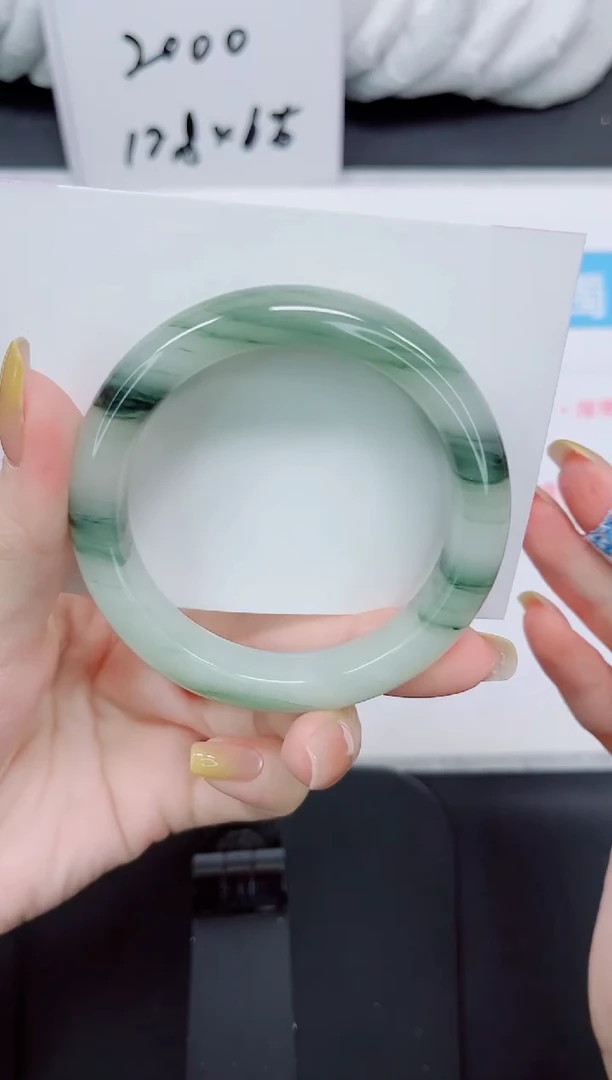 石英质玉手镯未镶嵌30