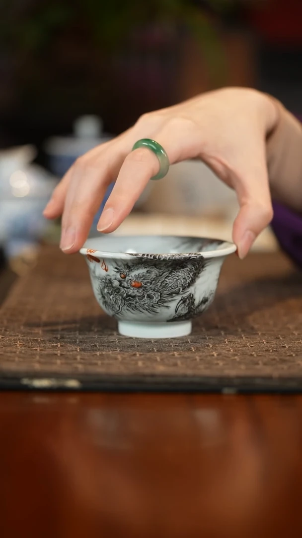 杯子031墨龙压手杯