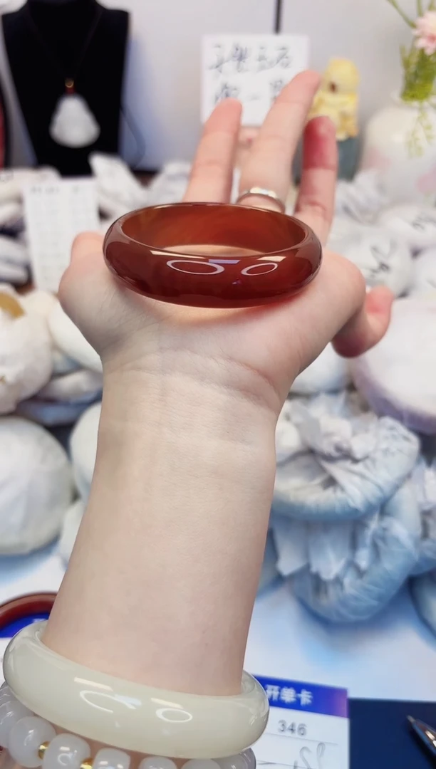 【闪购商品】石英质玉手镯未镶嵌346-玛瑙-圈口52