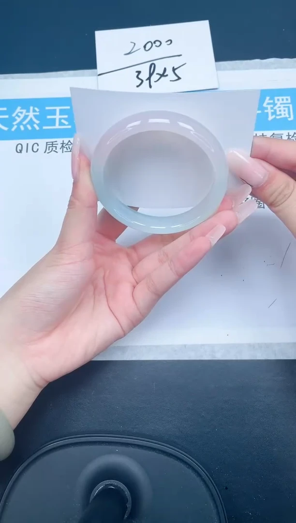 【闪购商品】石英质玉手镯未镶嵌30-59