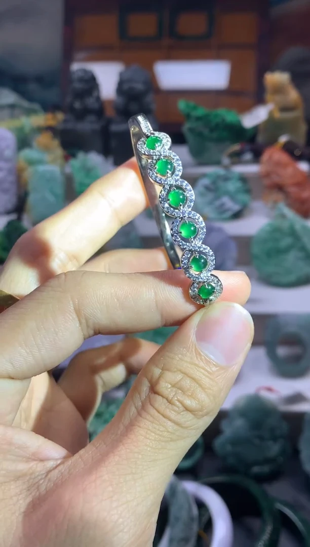 颈饰未镶嵌翡翠天然A货翡翠