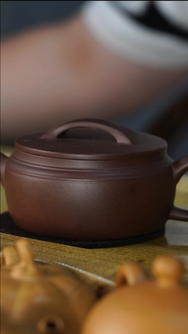 工堂直营精工半手紫砂壶