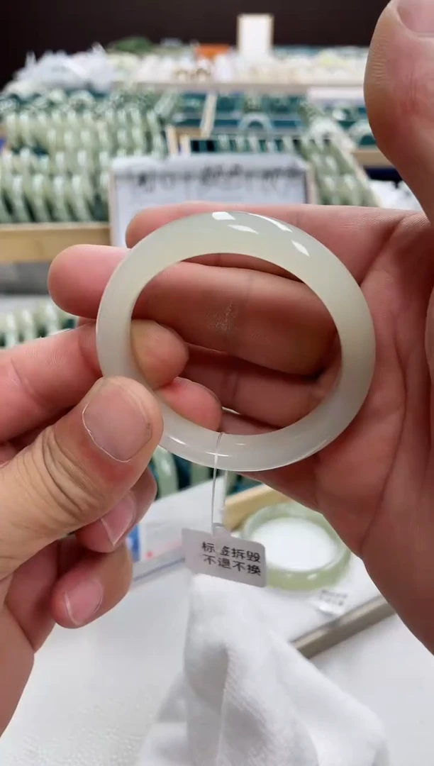 和田玉手镯未镶嵌X**.和田玉手镯